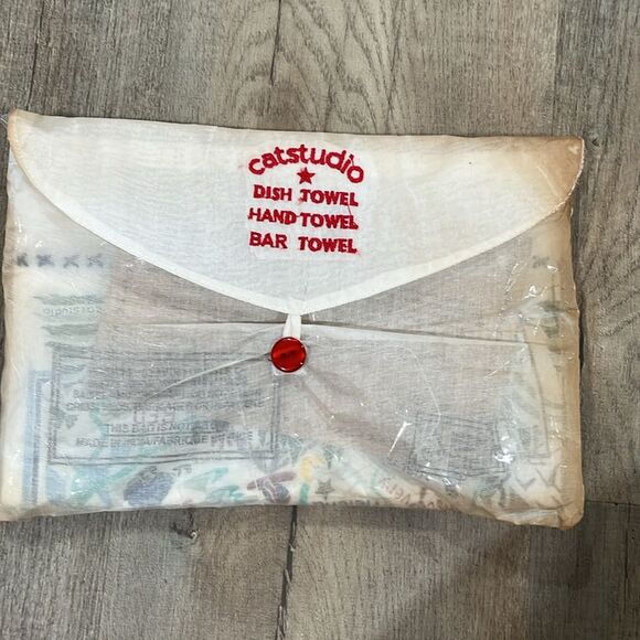 Catstudio Montana dish/hand towel 20x29” - Picture 3 of 4